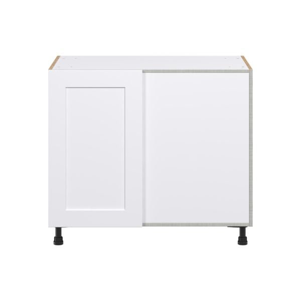 Jasmine Painted Warm White Shaker Assembled Premium Right Pullout Blind Base Kitchen Cabinet (39 in.W x 34.5 in.H x 24 in.D)